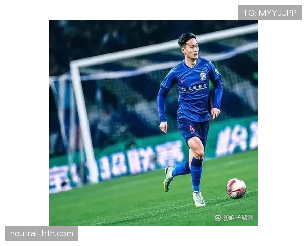 马奎尔防线关键作用凸显，稳固后防助球队取胜表现抢眼