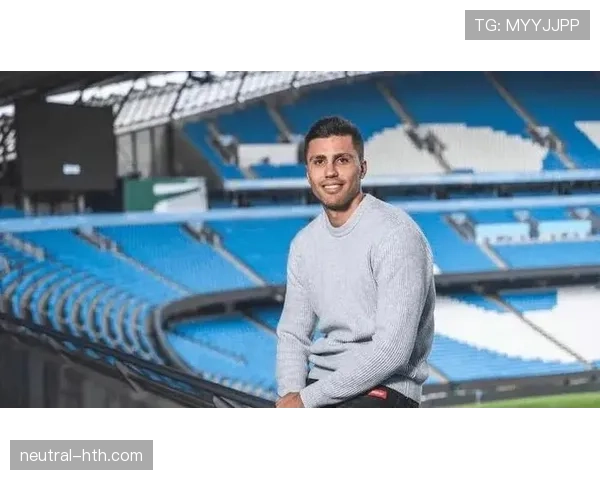 罗德里：曼城2023三冠王赛季的中场绝对基石